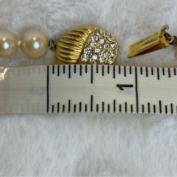 Vintage Faux Pearl Necklace With Gold Tone Clasp Crystal Accents - Picture 7 of 7